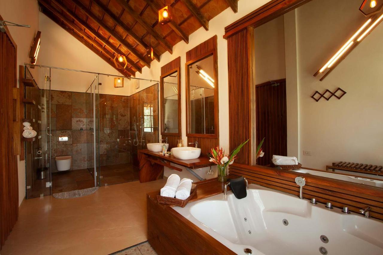 Stayvista At Cedar - Strelitzia 2Bhk With Breakfast And Jacuzzi Chikmagalūr Exterior foto